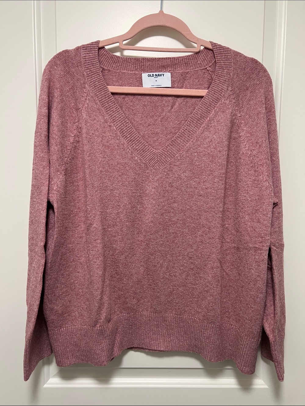 Old Navy V-Neck Sweater in Dusty Rose